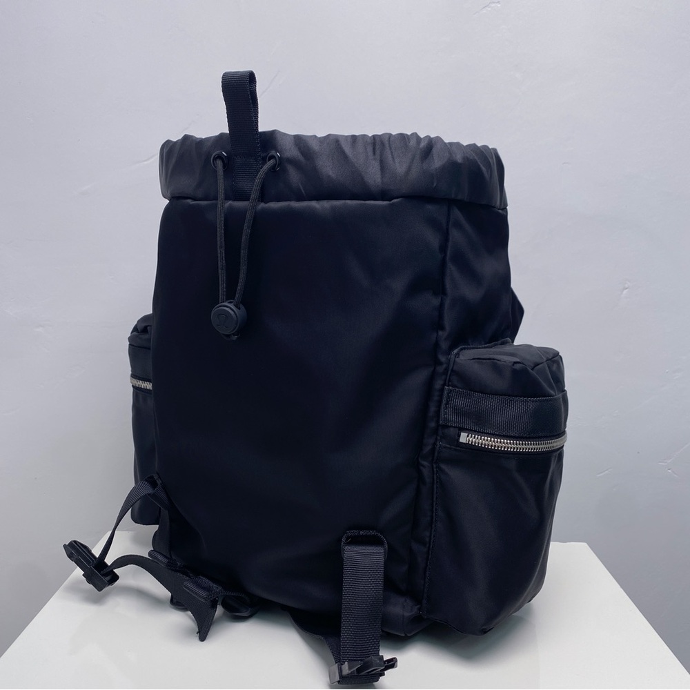 Lululemon Wunderlust Backpack Mini 14L Utility Classic Travel Colour Black - Picture 7 of 8